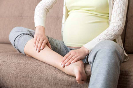 Rusteloze benen zwanger