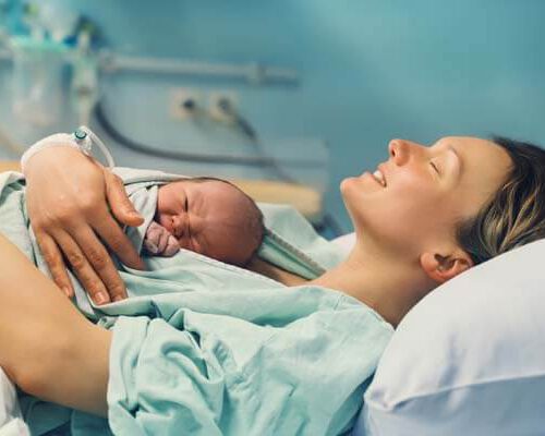 Episiotomie: inknippen tijdens de bevalling